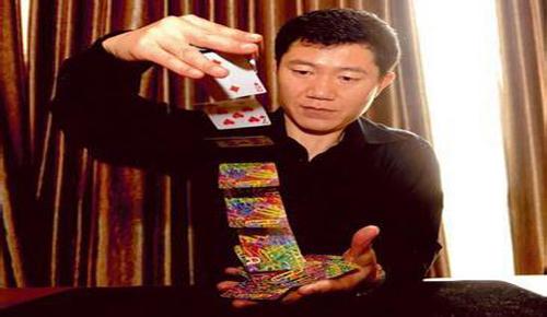 最新普通扑克牌分析仪使用指南及步骤解析